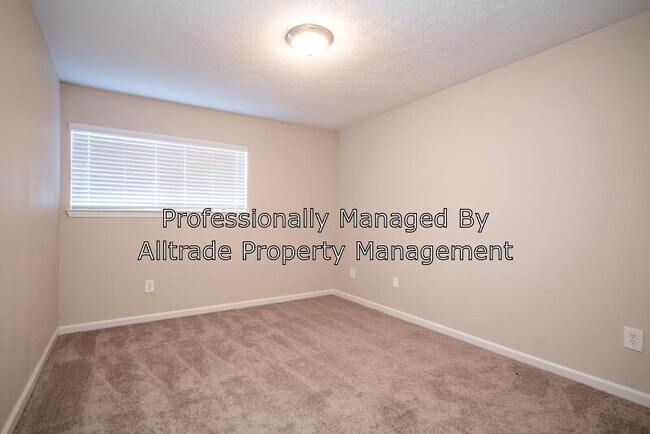 Building Photo - 9400 Doral Ct
