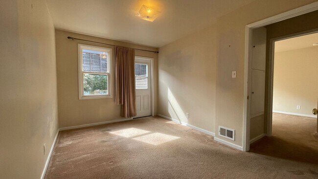 Building Photo - 418 Nevada St