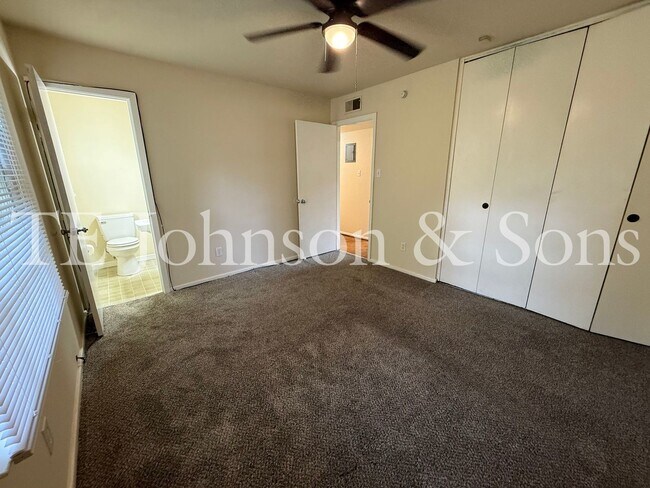 Building Photo - Charming 4 Bedroom Ranch with Fenced Yard and Hardwood Floors