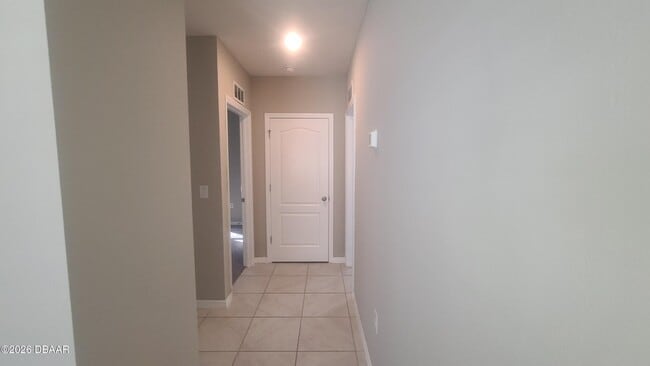 Building Photo - 542 Armoyan Wy