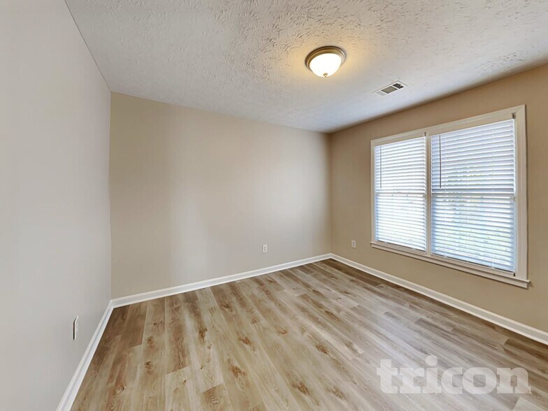 Building Photo - 160 Wisteria Way