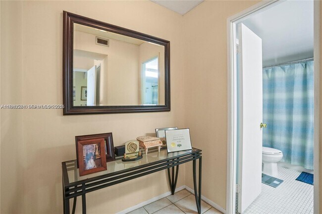 Building Photo - 1680 NE 191st St