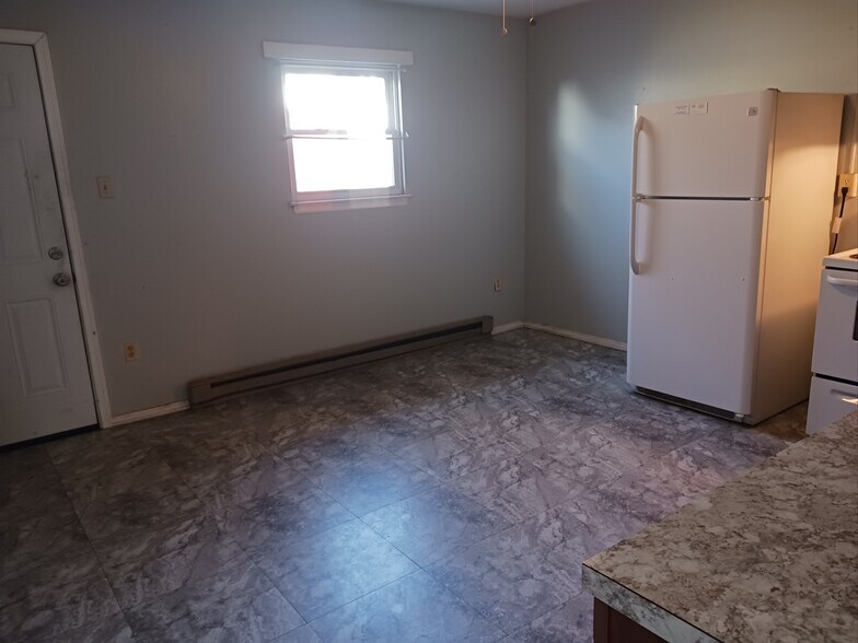 Building Photo - 156 Carnival Dr