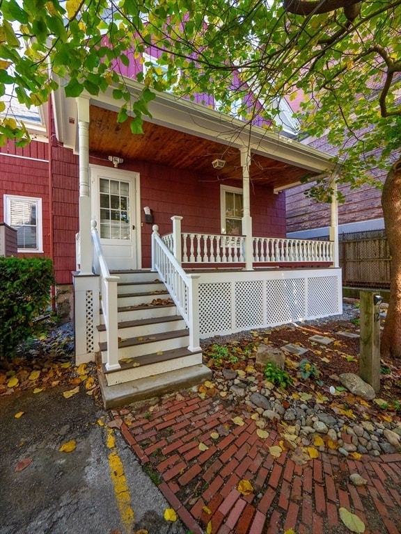 Building Photo - 12 Adella Pl