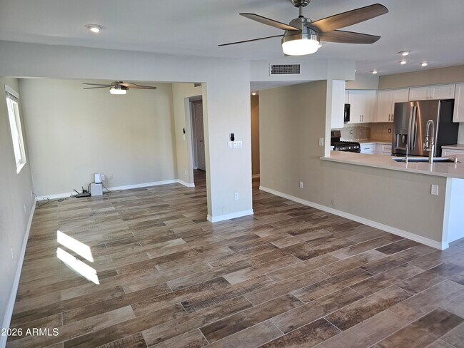 Building Photo - 16443 S 34th Way