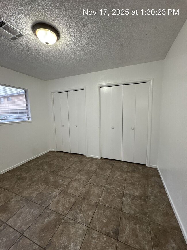 Building Photo - 2968