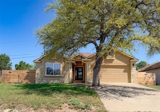 Building Photo - 430 Summit Ridge Dr N