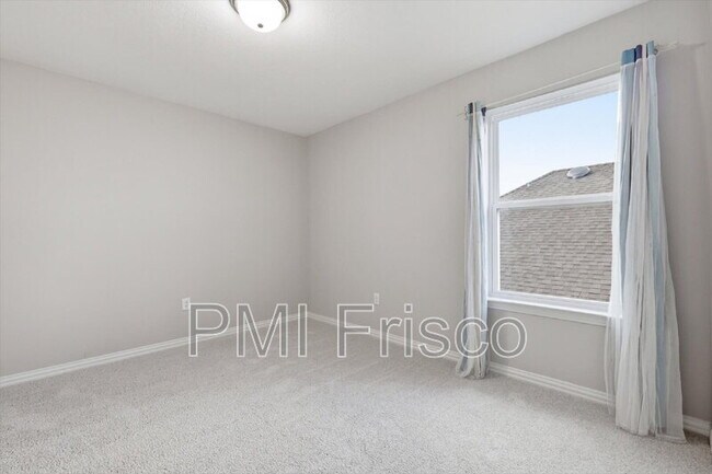 Building Photo - 817 Adelyn St