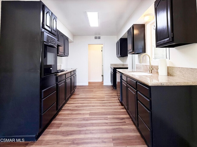 Building Photo - 279 Lake Sherwood Dr