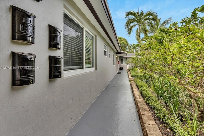 Building Photo - 1015 W Las Olas Blvd