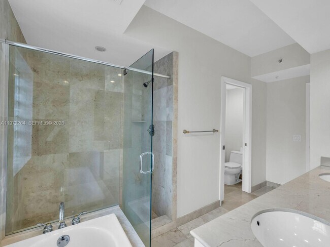 Building Photo - 2051 SE 3rd St