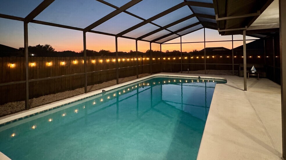 Building Photo - 4404 Meadow Creek Cir