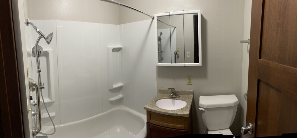 Bathroom - W7698 Koshkonong Lake Rd