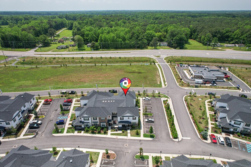 Building Photo - 606 Kathy Ann Way W