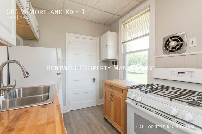 Building Photo - 501 W Moreland Rd