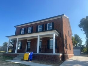 Building Photo - 205 Walker St