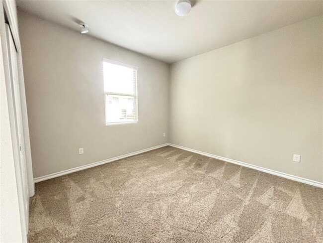 Building Photo - 10921 Zoeller Dr