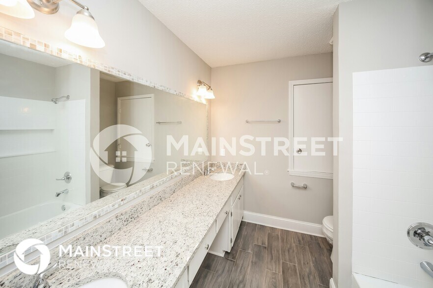 Building Photo - 7081 Thornwood Cove