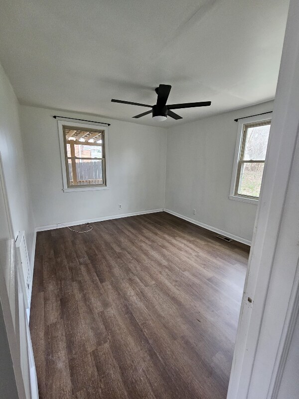 Building Photo - 933 Riverside Dr