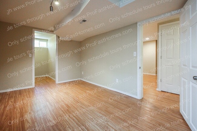 Building Photo - 5905 NE 30th Ave