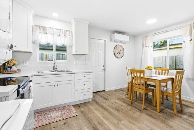 Building Photo - 1135 Florida St