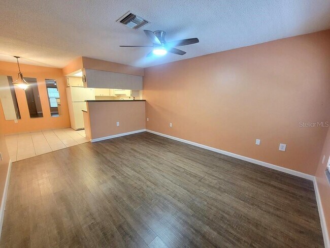 Building Photo - 6141 Chesham Dr