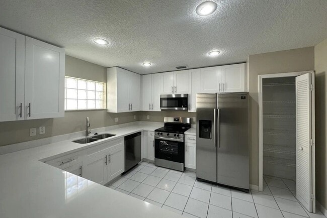 Building Photo - 8303 NW 194th Terrace