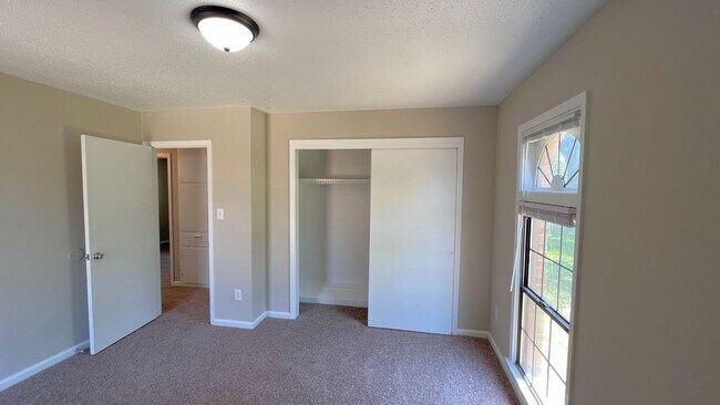 Building Photo - Beautiful 4-bedroom brick home