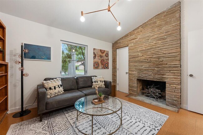 Building Photo - 2314 Westforest Dr