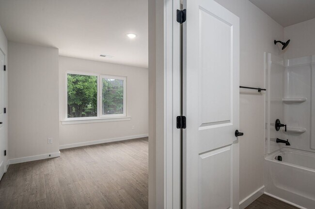 Building Photo - 3834 Maid Marion Ln