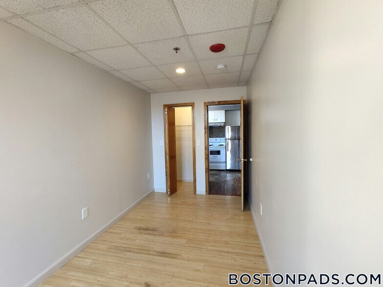 Building Photo - 72 Kneeland St