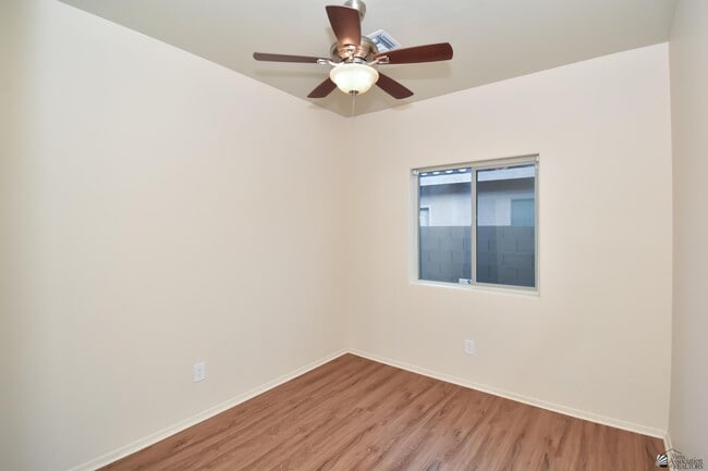 Building Photo - 2523 S 41st Ave