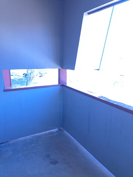 Building Photo - 70 Douglas Ln