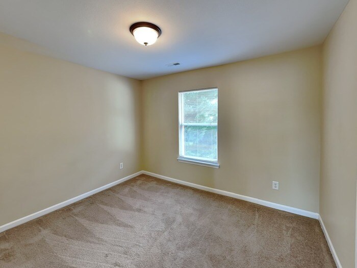 Building Photo - 3849 Wingdale Ct