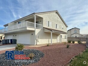 Building Photo - Pretty Parkside Duplex