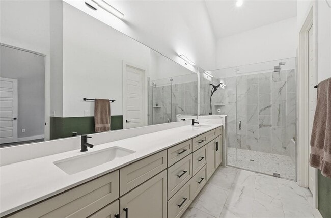 Building Photo - 904 Catalpa St