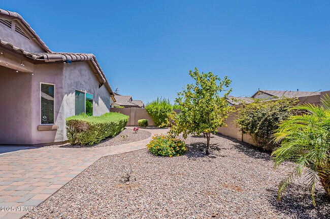 Building Photo - 10819 W Bronco Trail
