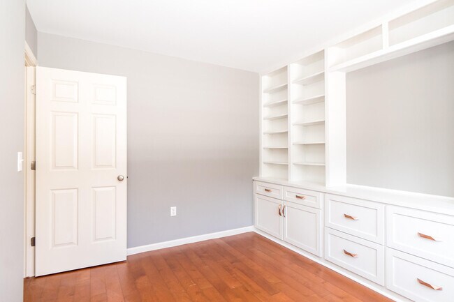 Building Photo - 6225 Brant Ln