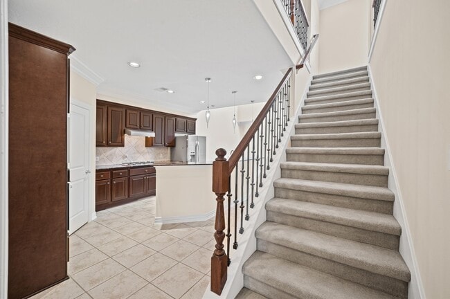 Building Photo - 2047 Palm Forest Ln