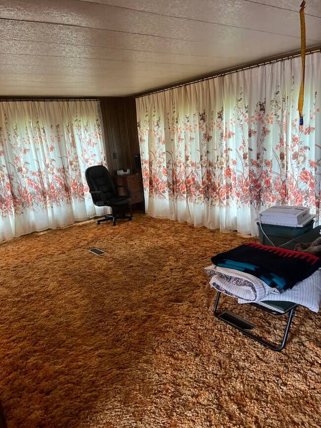 Building Photo - 1639 17 Mile Rd