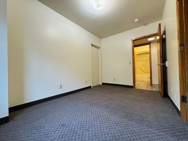 Building Photo - 408 N Frances St