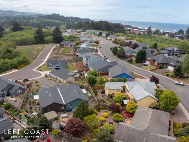 Building Photo - 5371 NE Wave Ln