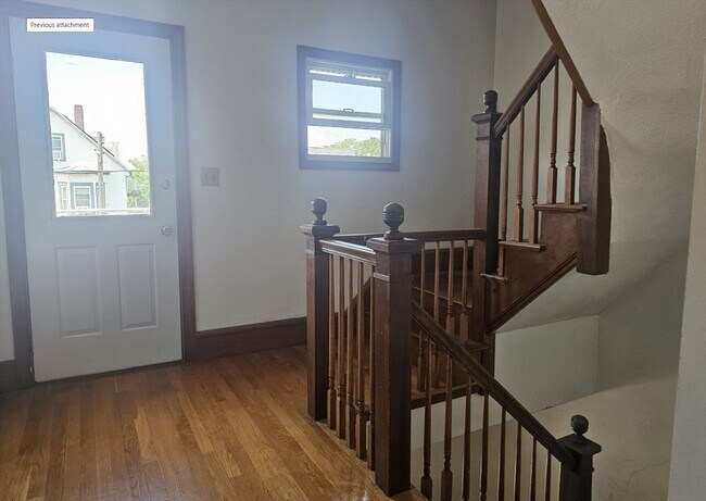 Building Photo - 51 Elm St