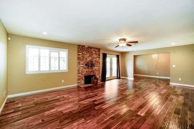 Building Photo - Charming Lincoln Village West 3BD Home with Spacious Corner Lot