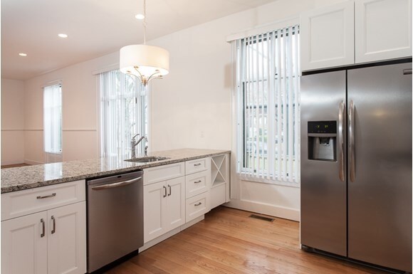 Interior Photo - 651 Prospect Street