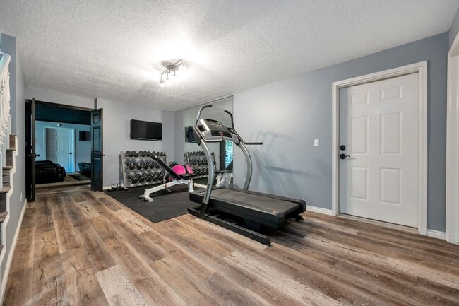 Building Photo - Immaculate Home for rent in gated cul-de-sac!