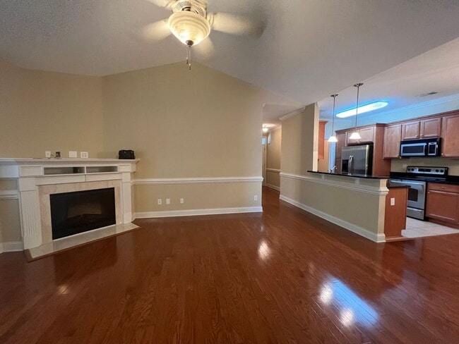 Building Photo - 210 Fountainhead Ln