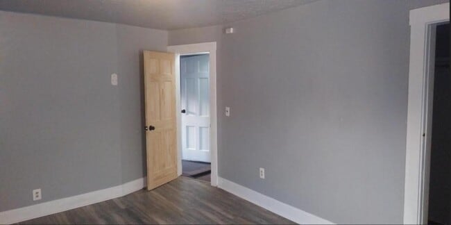 Building Photo - 6909 Denison Ave