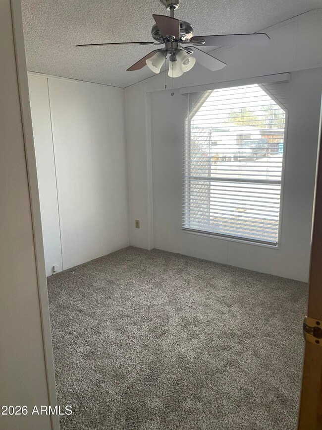 Building Photo - 415 E Villa Theresa Dr