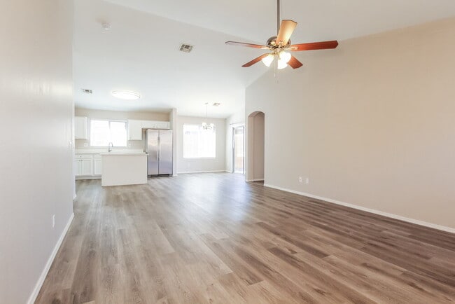 Building Photo - 2322 S 65th Dr